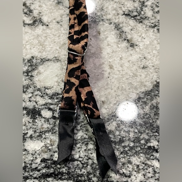 Victoria’s Secret Garter Belt Cheetah Print M/L - Picture 11 of 12